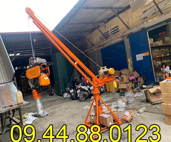 Cẩu xoay 360 độ Rakuda 800kg