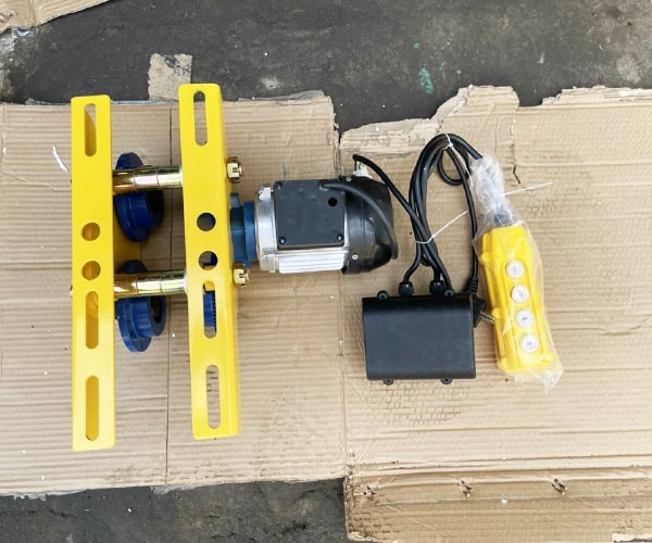 Con chạy điện Niki 1 tấn 220V