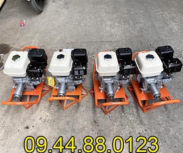 Đầm dùi chạy xăng Rakuda RK75