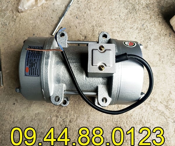 Đầm rung bê tông Niki 0.75KW 380V