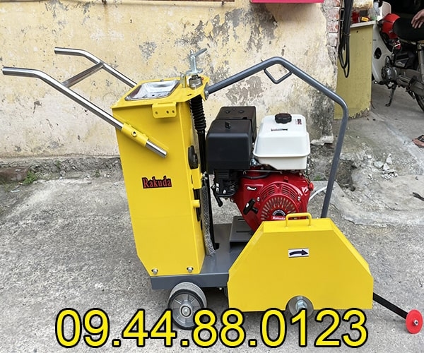 Máy cắt bê tông chạy dầu Diesel Rakuda Q500C 186FA 18cm