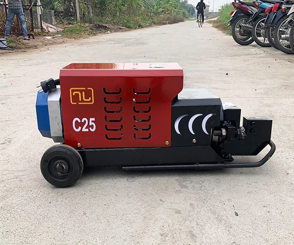 Máy cắt sắt thủy lực Phi 25