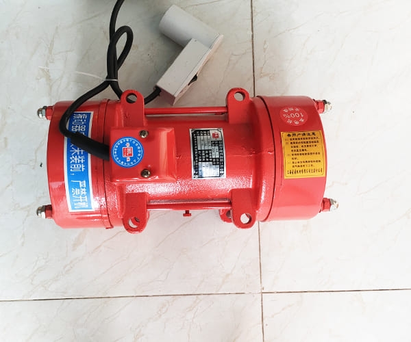 Đầm rung bê tông 1.1KW ZW5 220V