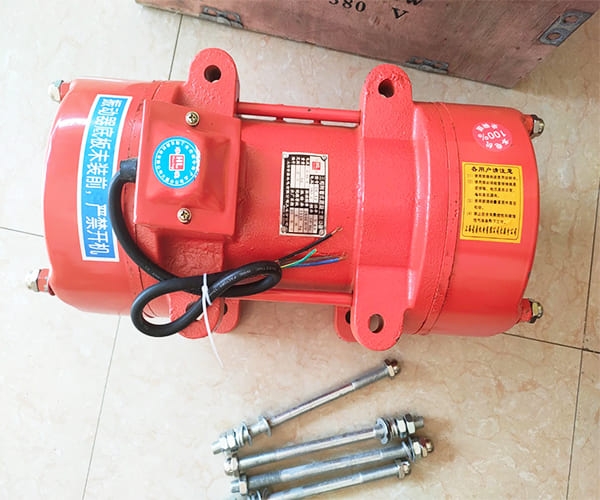 Đầm rung bê tông Hua ling 3KW ZW12 380V