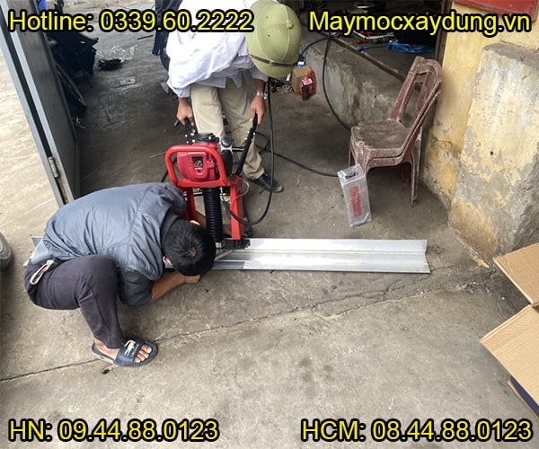 Máy đầm thước chạy xăng 3m