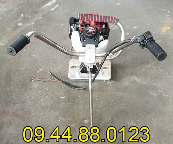 Máy đầm thước chạy xăng 4m Khung Inox