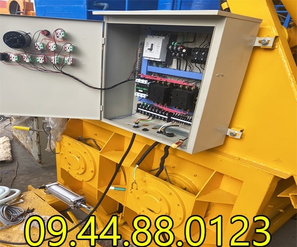 Máy trộn bê tông JS500