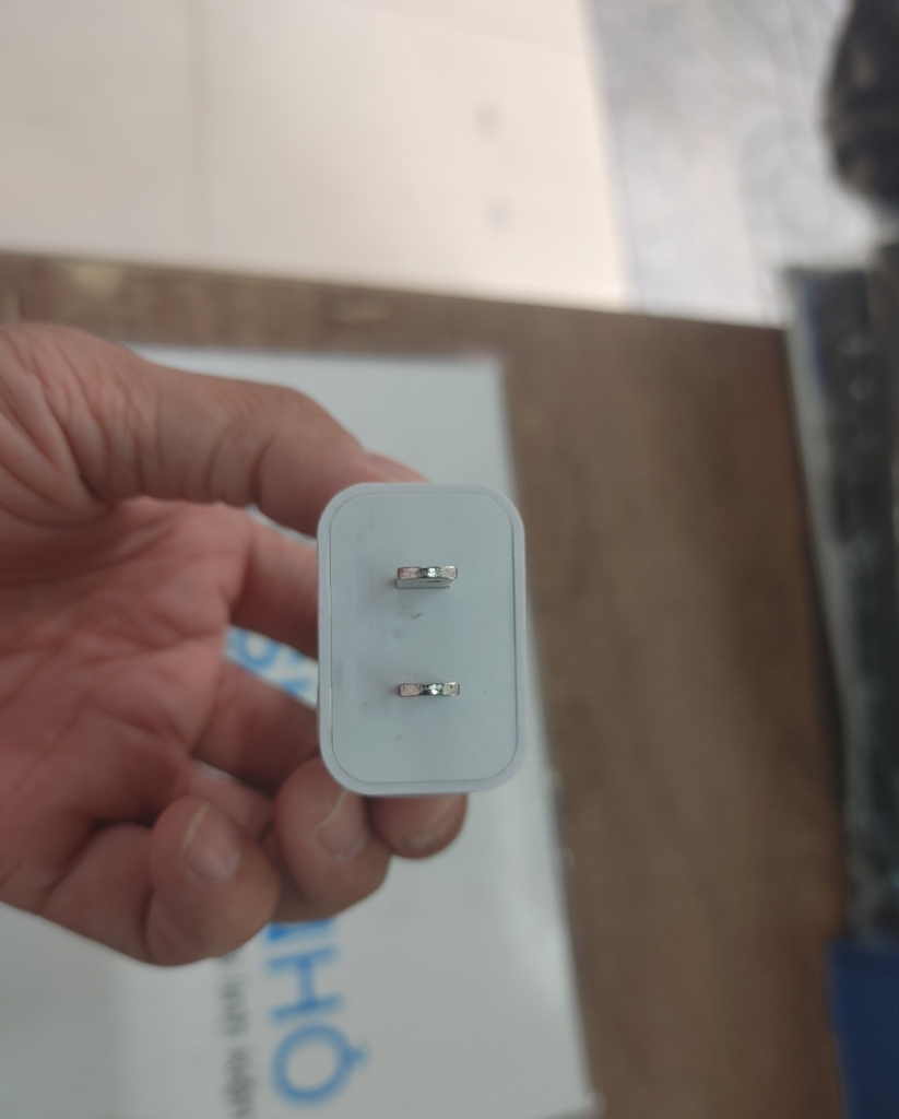 Nguồn 5V-2A đầu ra cổng USB 3.0, không bao gồm dây - Trắng / Đen tùy lô hàng