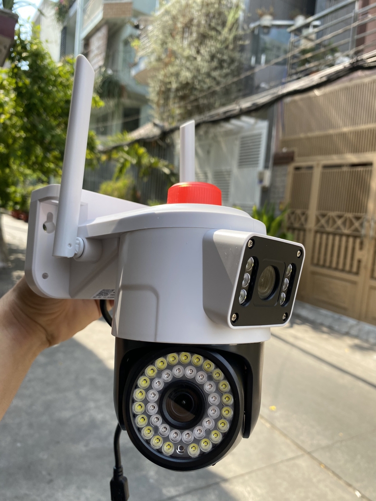 Camera Wifi Yoosee Q42+ Đèn báo động đỏ | 4K | Ngoài trời | 2 ống kính 2 khung hình (Loại A)