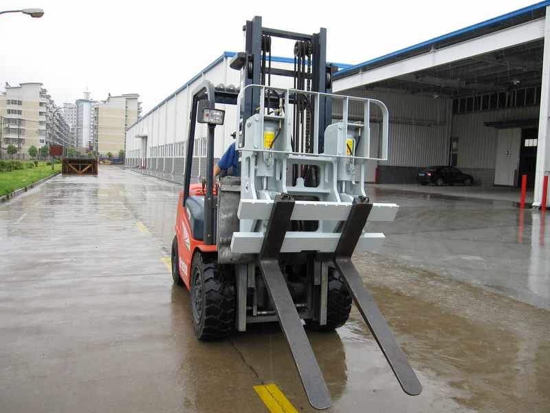 Xe nâng hàng lắp càng gật gù 90 độ, càng xúc lật