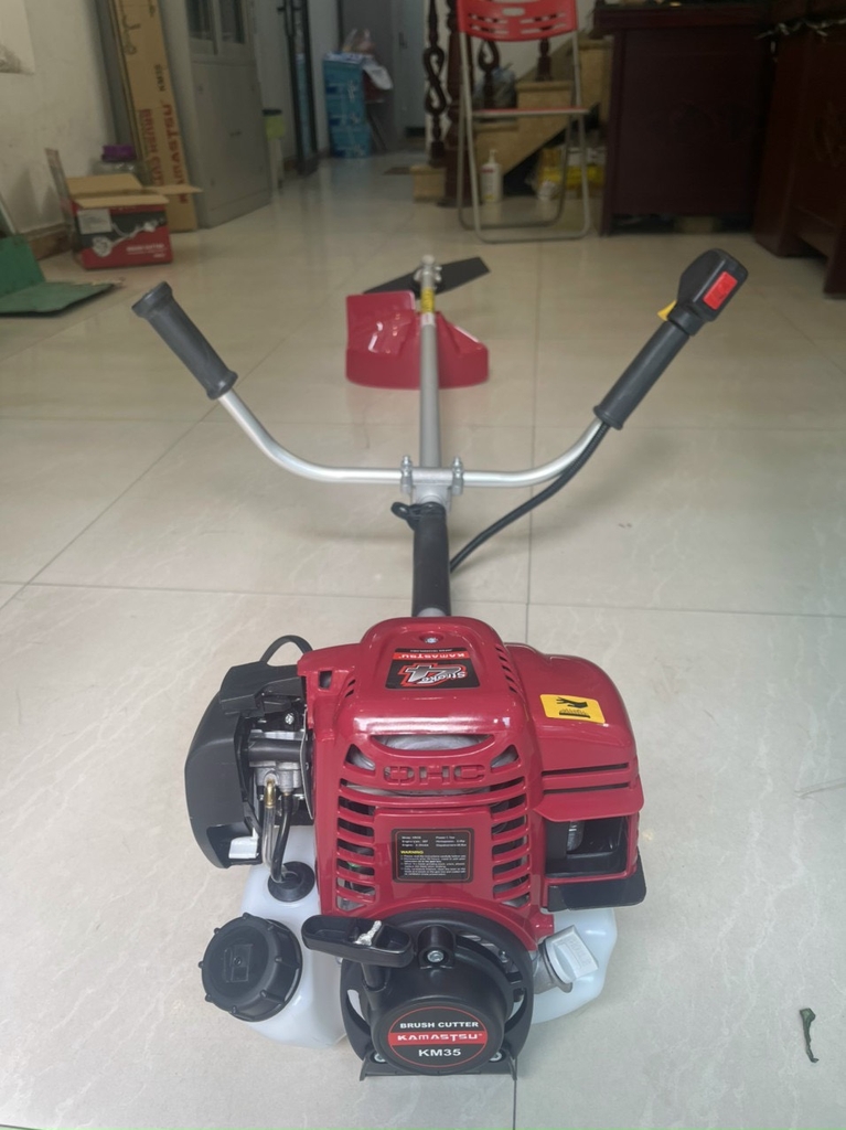 Máy Cắt Cỏ 4 Thì Kamastsu 750W KM25 Đeo Lưng