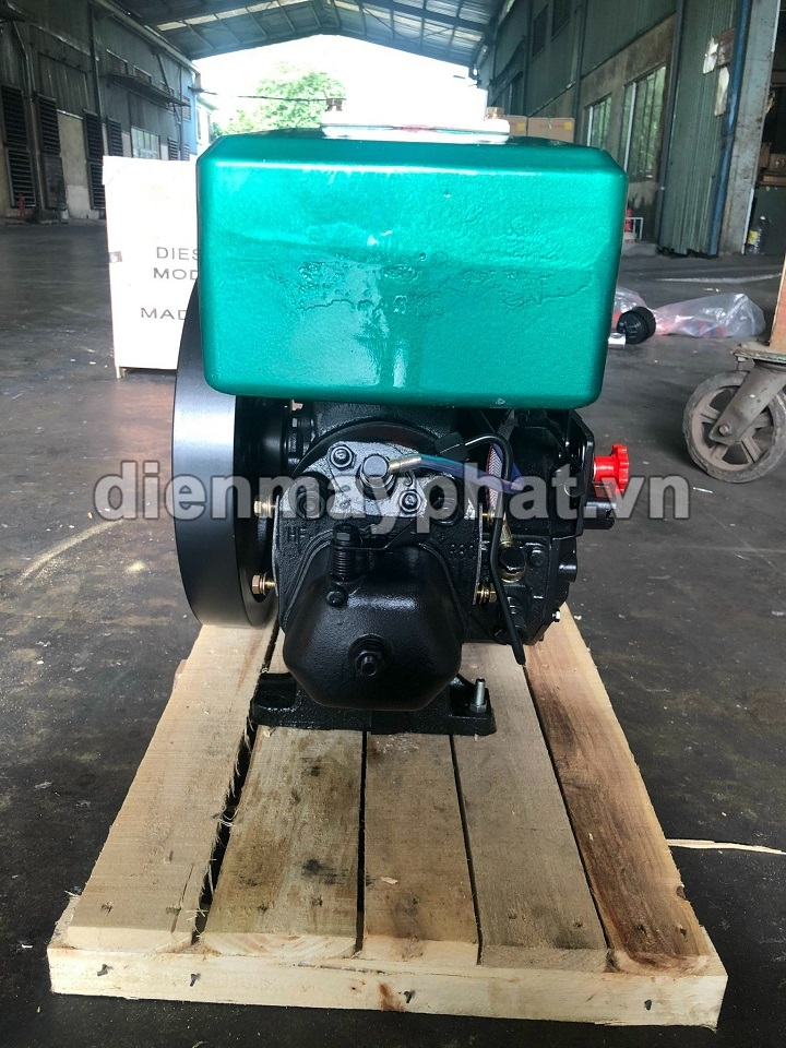 Máy Nổ – Động Cơ Dầu Quantrai 8HP QT R180 (D8 Nước)