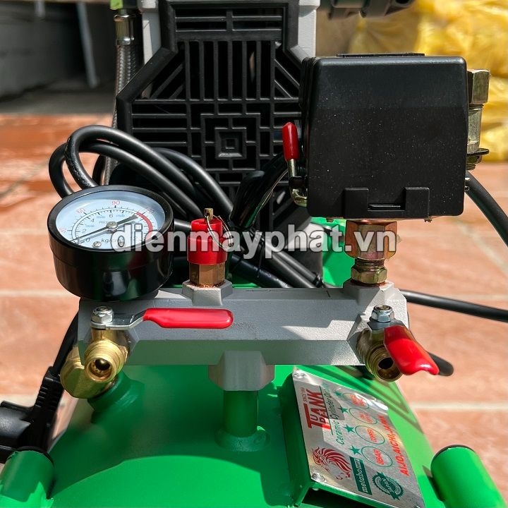 Máy Nén Khí Không Dầu Giảm Âm Tupank 4HP 50L TAK-50KD