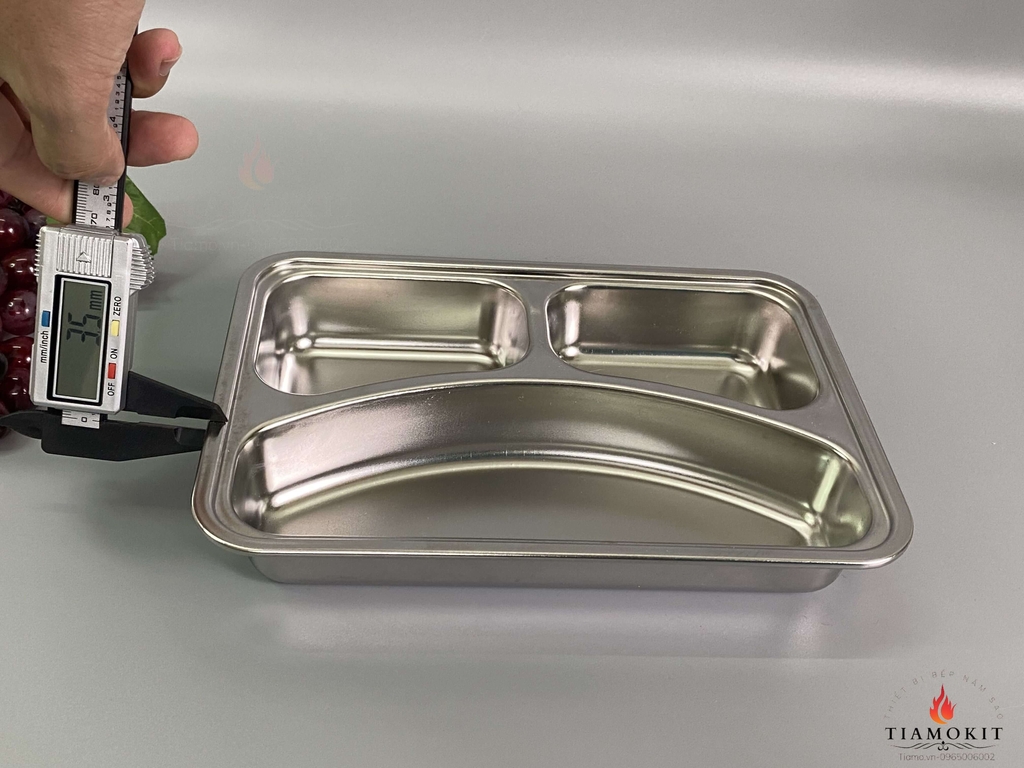 Khay chia cơm inox 3 ngăn mặt cười sâu lòng inox SUS201