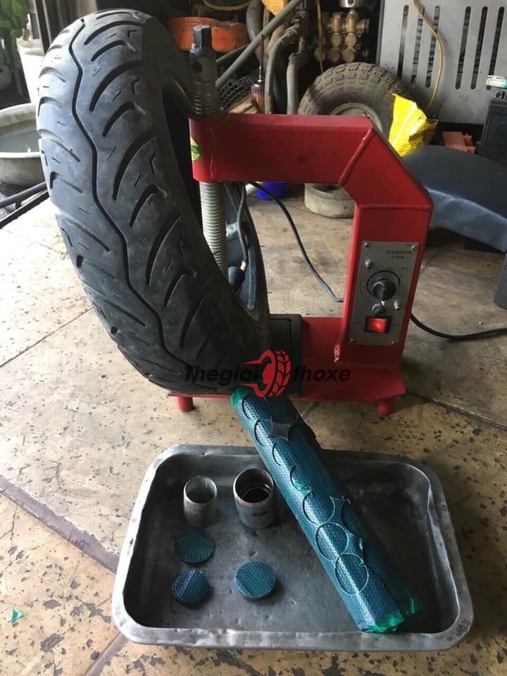 Máy vá chín lốp không săm (bằng điện) - Có hẹn giờ