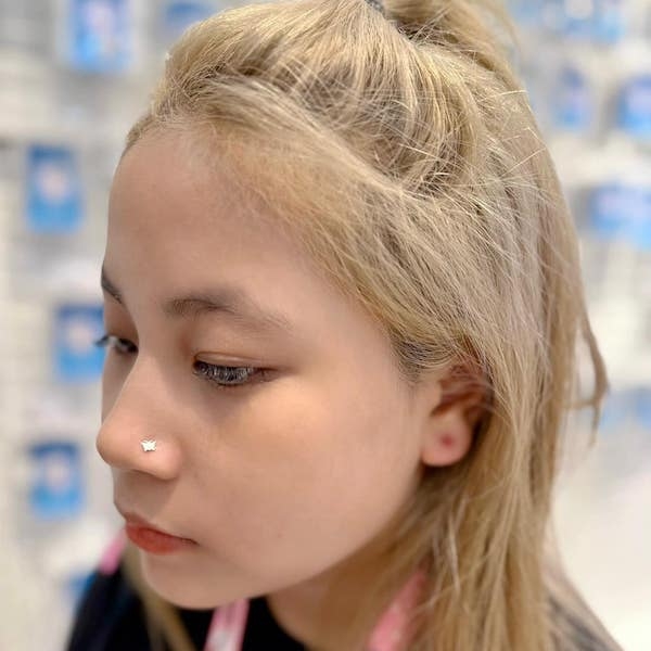 Xỏ khuyên cánh mũi / trái