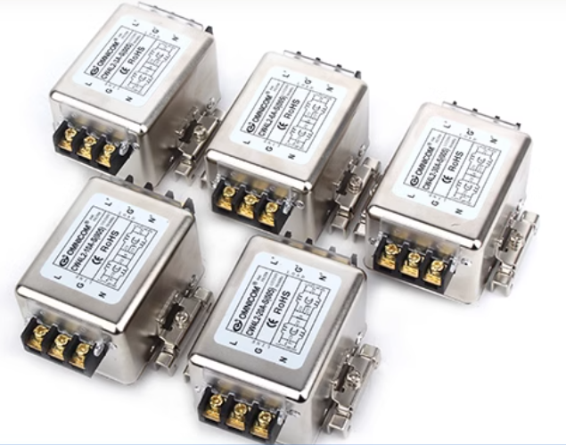 Bộ lọc nguồn CW4L2-20A-S (005) G (Có thêm đường ray hướng dẫn 20A)