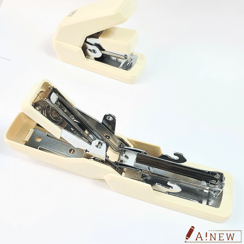 Dập ghim Deli 0273/ Dập ghim Deli / Bấm ghim học sinh / Effortless Stapler 0273 / mã số 352378