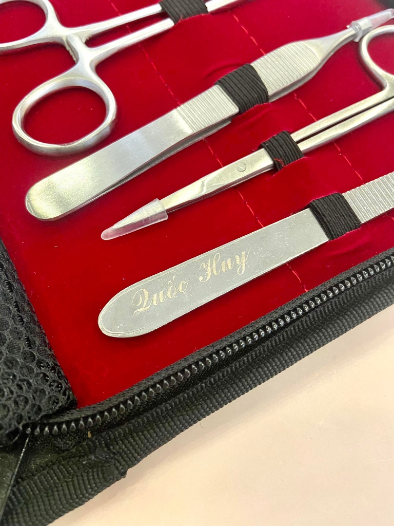 Bộ dụng cụ tập khâu