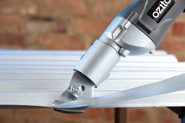 Dụng cụ cắt tôn