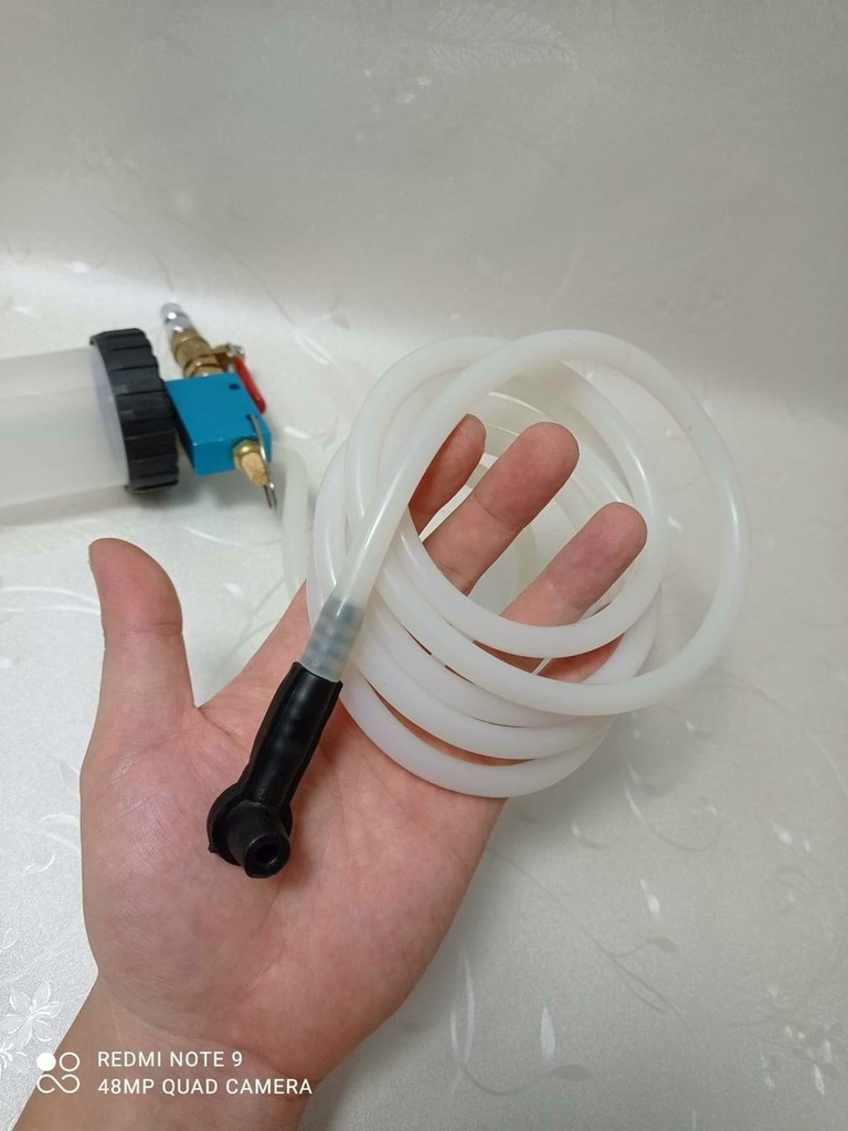 Bình hút dầu thắng xe máy, ô tô (xả e phanh đĩa, thu hồi dầu phanh)