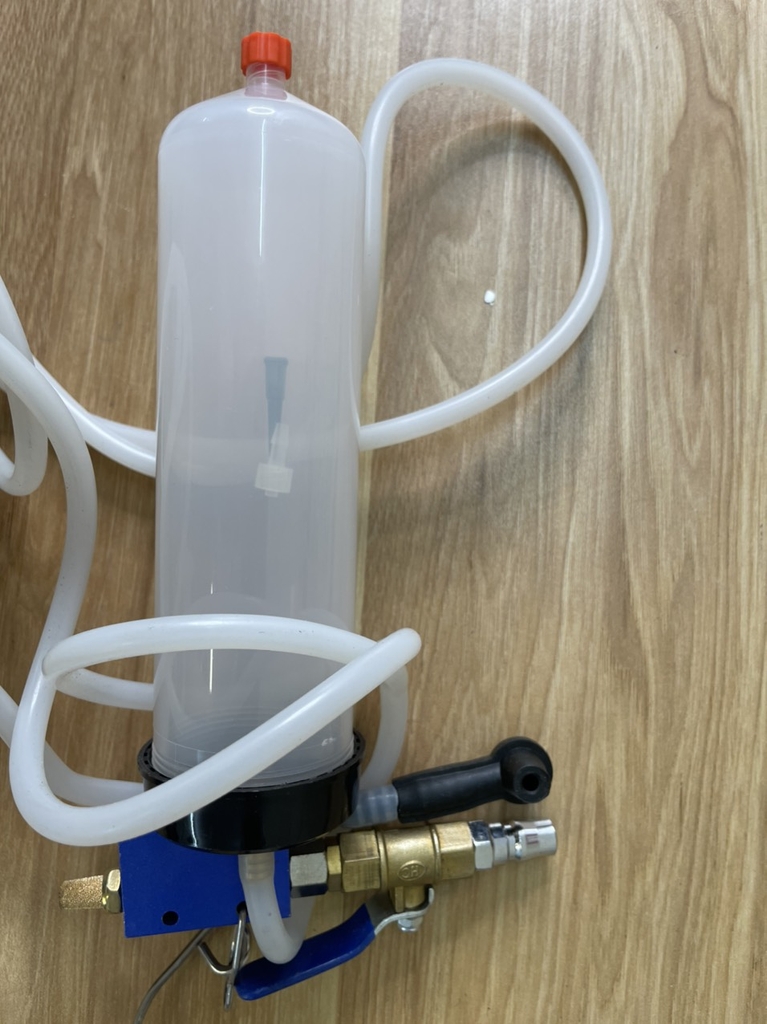 Bình hút dầu thắng xe máy, ô tô (xả e phanh đĩa, thu hồi dầu phanh)