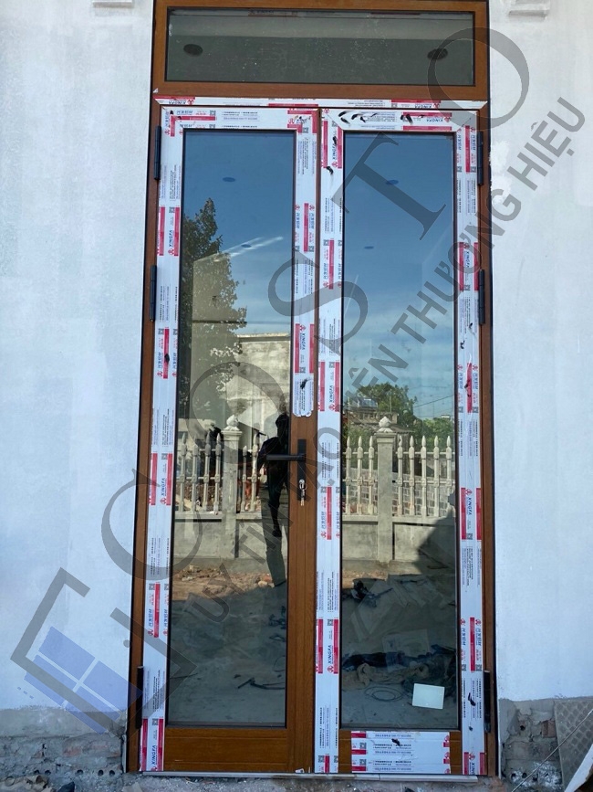 Cửa đi mở quay 2 cánh Xingfa