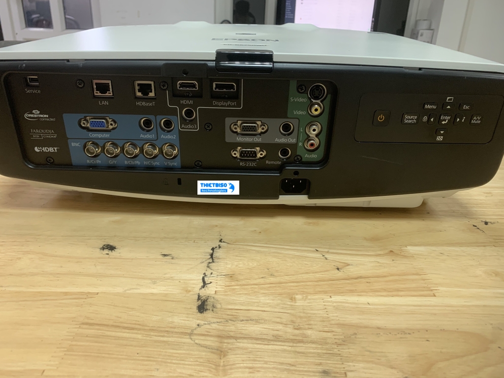 Máy chiếu cũ Epson EB G6750WU giá rẻ (TA4F3Z0023L)