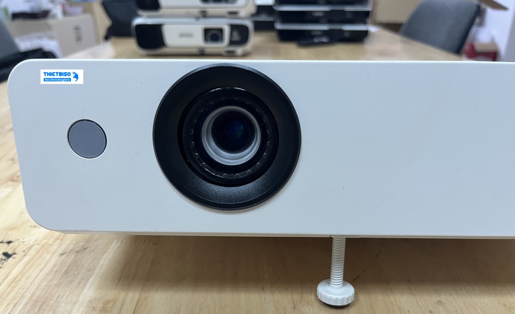 Máy chiếu cũ Panasonic PT-LB330J giá rẻ ( 130066 )