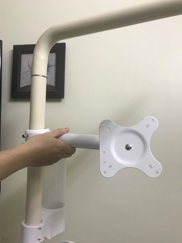 Giá treo màn hình camera thẳng gắn cần đèn ghế răng