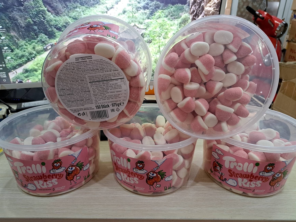 KẸO TROLLI STRAWBERRY KISS 975g