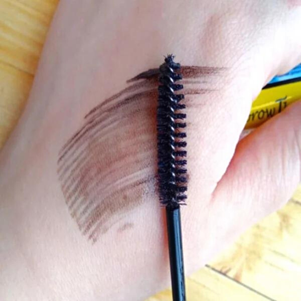 Dưỡng Mày Eveline 8B1 Total Action Eyebrow Therapy Cây 10ml