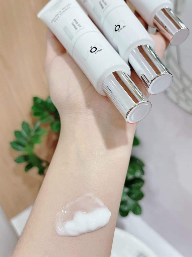Kem Dưỡng Mắt Laonmedi Radiant Youth Eye Cream Giảm Quầng Thâm Bọng Mắt Nếp Nhăn Chống Lão Hóa Hàn Quốc - Tuýp 40ml