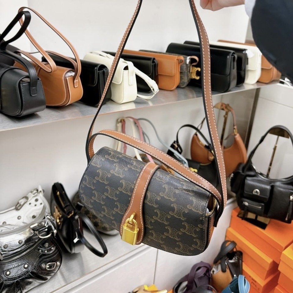 Túi Celine Clutch On Strap Tabou Size 20cm