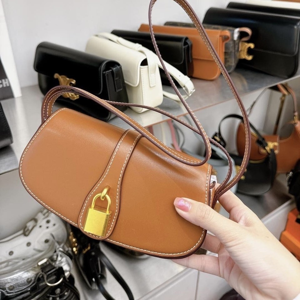 Túi Celine Clutch On Strap Tabou Size 20cm