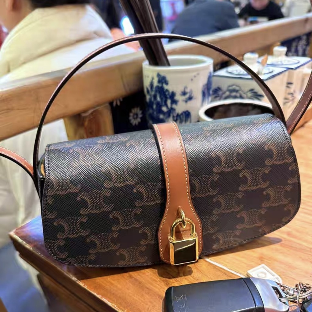 Túi Celine Clutch On Strap Tabou Size 20cm