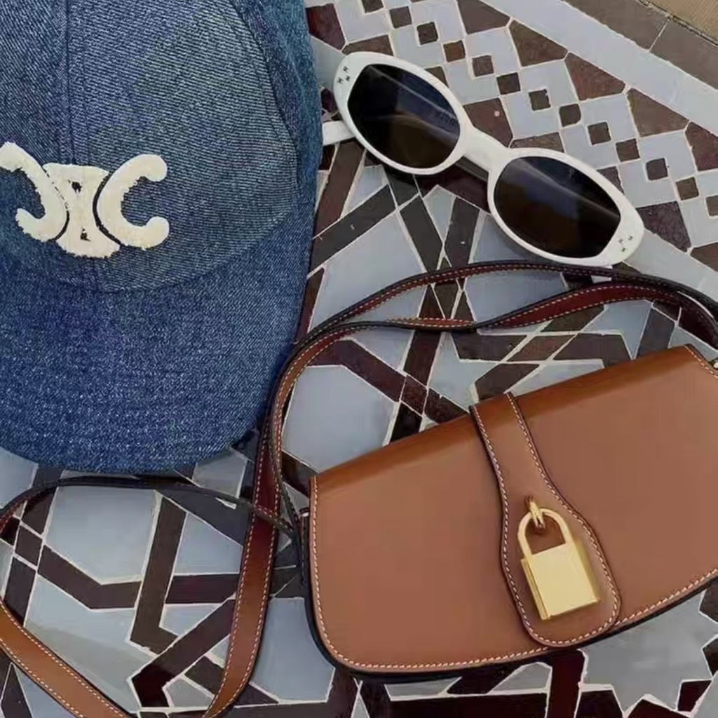 Túi Celine Clutch On Strap Tabou Size 20cm