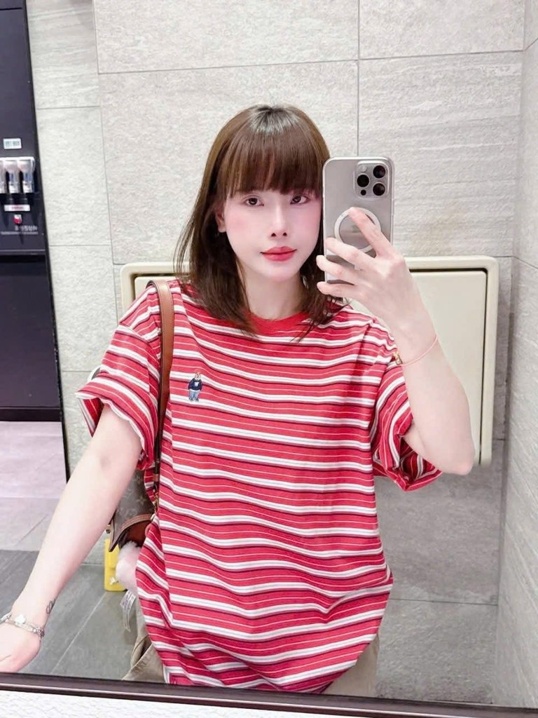 Áo Phông Whoau kẻ Unisex