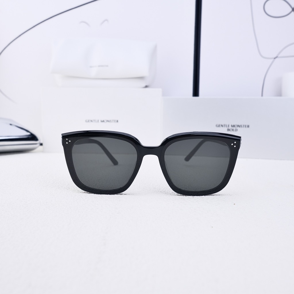 Kính Mát Gentle Monster Myme 01 Màu Đen