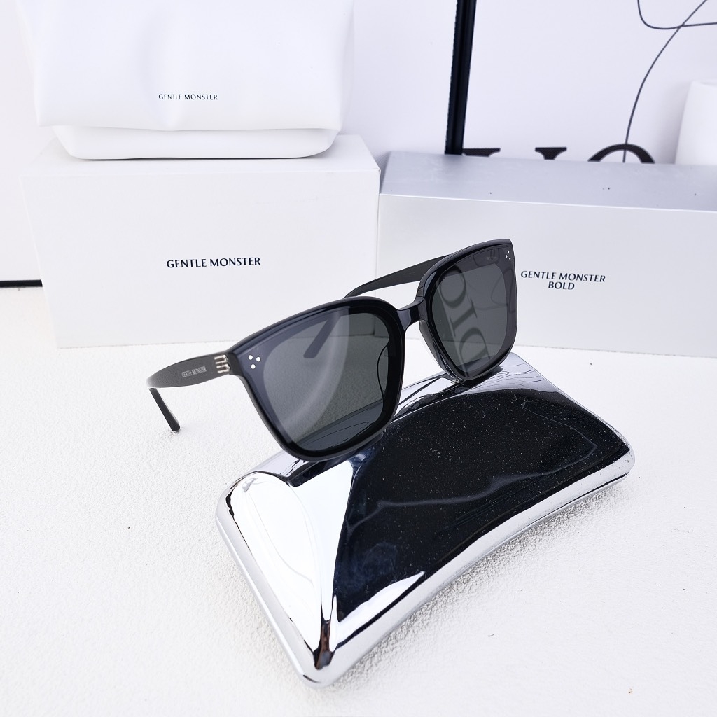 Kính Mát Gentle Monster Myme 01 Màu Đen