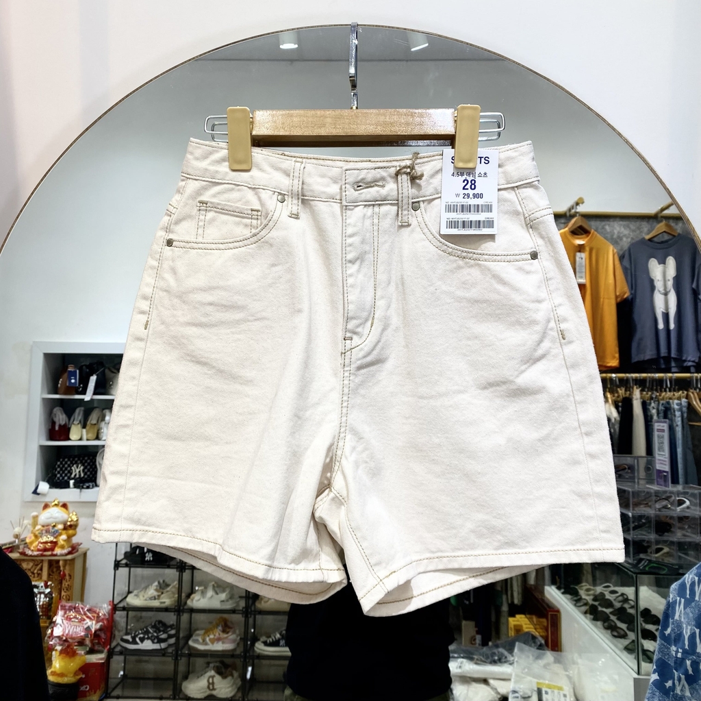 Quần Short Bò Whoau WHTJB2501F Màu Be