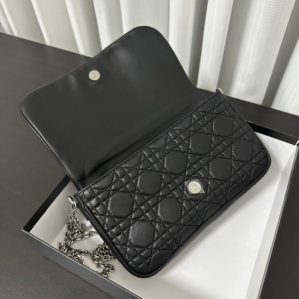 Túi Đeo Vai Lady Dior Remake Korea Pouch Size 22 cm