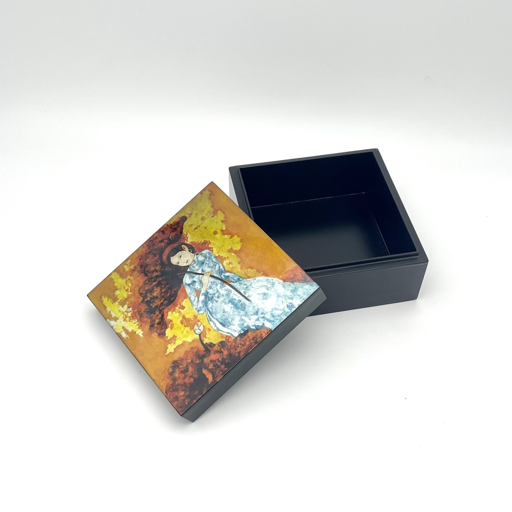 SƠN MÀI MỸ NGHỆ - HỘP THIẾU NỮ BÊN HOA SEN