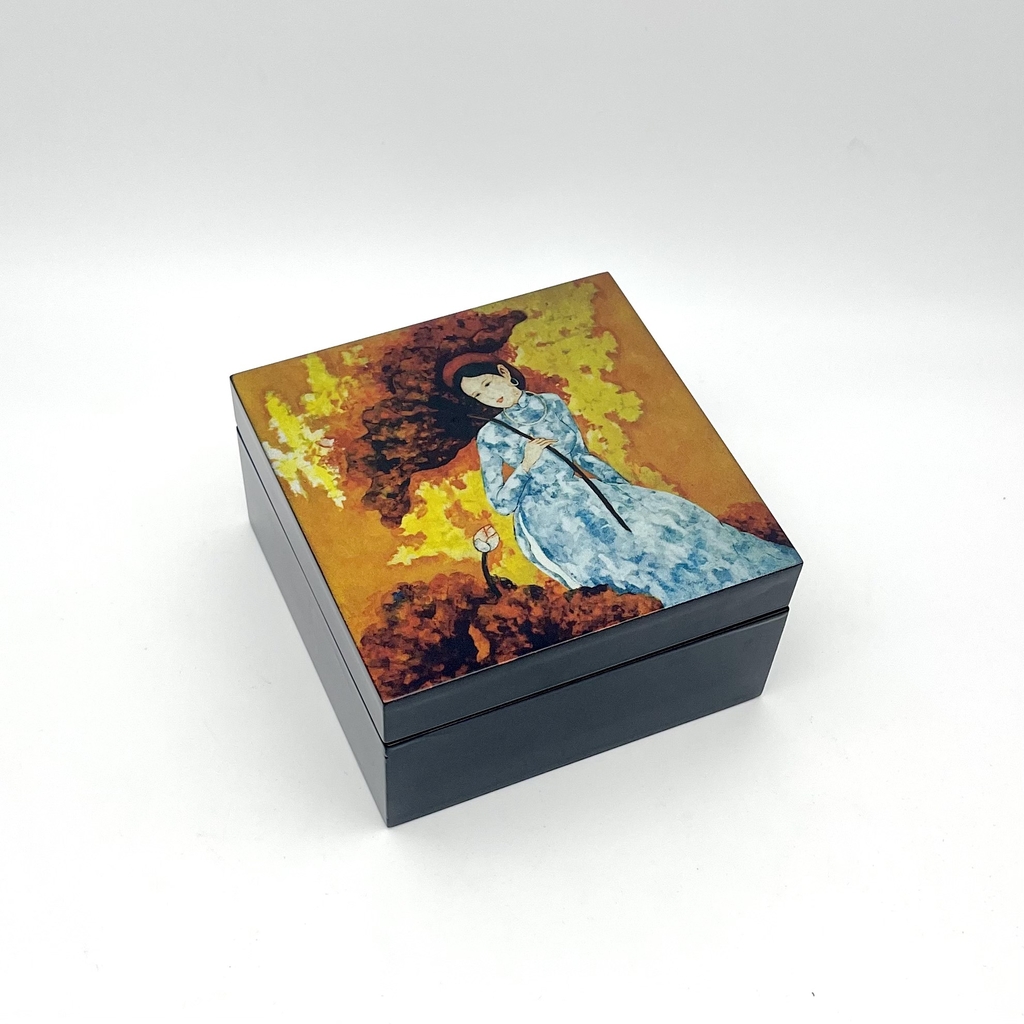 SƠN MÀI MỸ NGHỆ - HỘP THIẾU NỮ BÊN HOA SEN