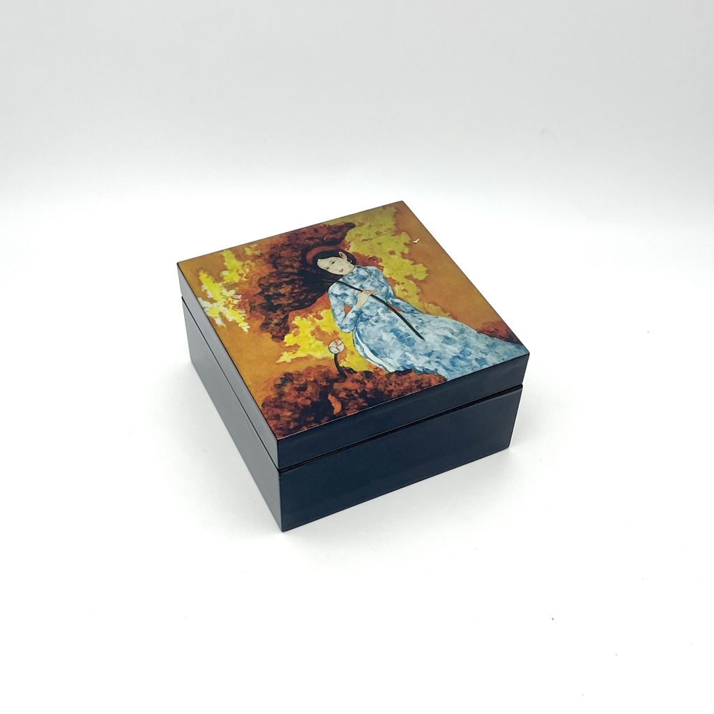 SƠN MÀI MỸ NGHỆ - HỘP THIẾU NỮ BÊN HOA SEN