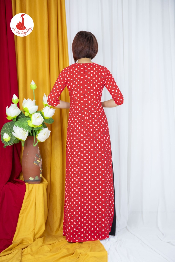 Áo dài hoa nhí màu đỏ vải Von Hàn