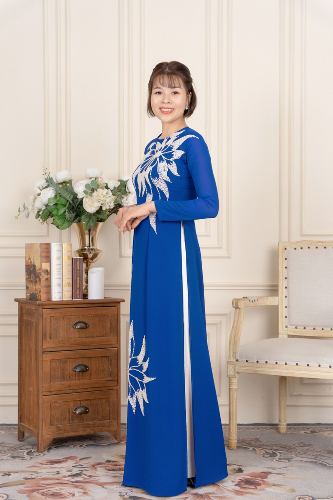Áo dài kết hoa hạt trai cổ tròn vải Chifon