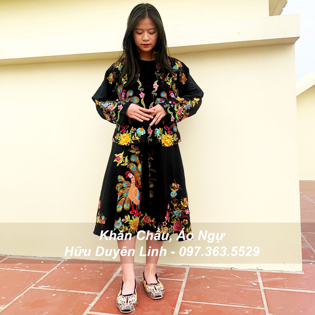 Trang phục hầu giá Cô Bé, hầu đồng Cô Bé Thượng Ngàn trong Tứ Phủ Thánh Cô