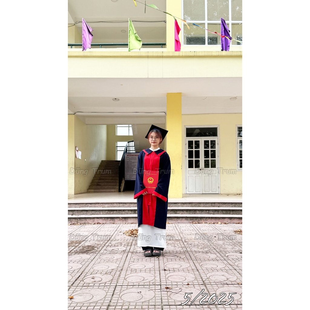 Áo Cử Nhân Cả Mũ Chất Liệu Vải Dâu Mát Đẹp Đầy Đủ Size Từ Tiểu Học Đến Người Lớn