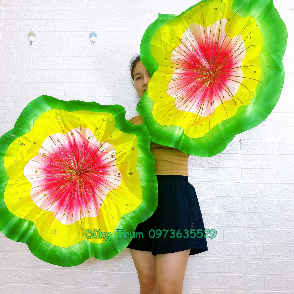 Lá sen múa 3 lớp chất liệu nan sắt mềm vải lụa họa tiết phun kim tuyến biểu diễn văn nghệ